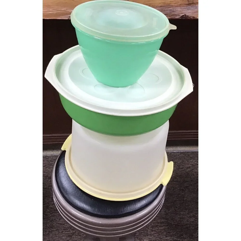 Lot Of 3 Tupperware and Rubbermaid Bowl Set